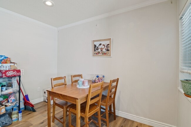 Building Photo - 1559 N 550 W
