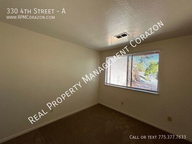 Building Photo - 330 4th St