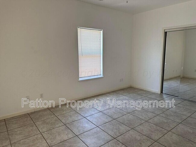 Building Photo - 746 N Williams St