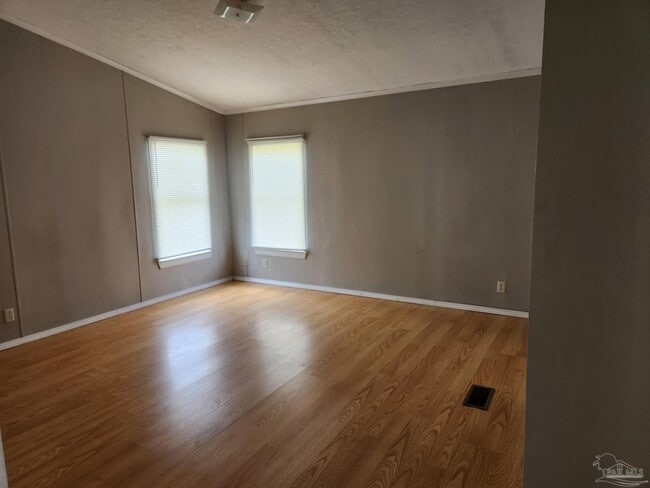 Building Photo - 5718 Brooks Ln