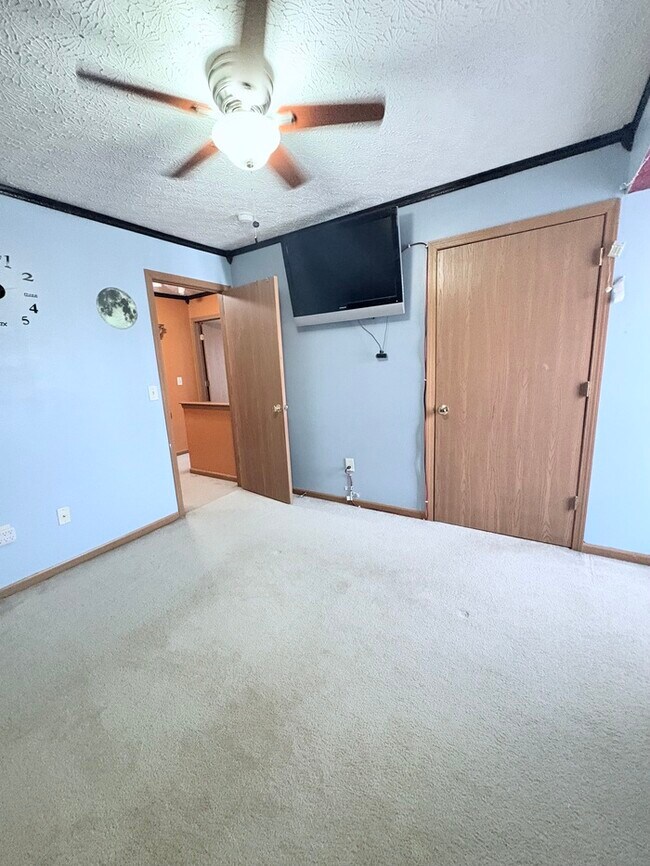 Building Photo - Furnished 4BR 2 BA Home w/ Covered Patio in Groveport!