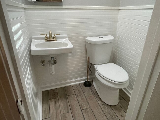 Building Photo - 3 Bedroom Home for Rent in Pearl!