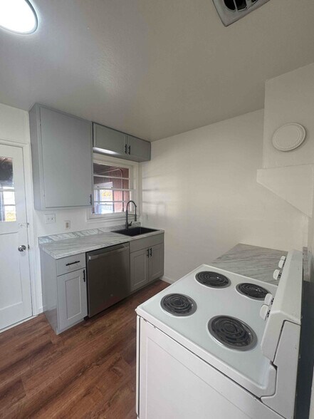 Building Photo - 55 S I St