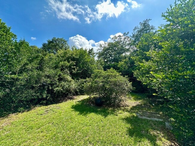Building Photo - WILMINGTON - Sunset Park - Great location!...