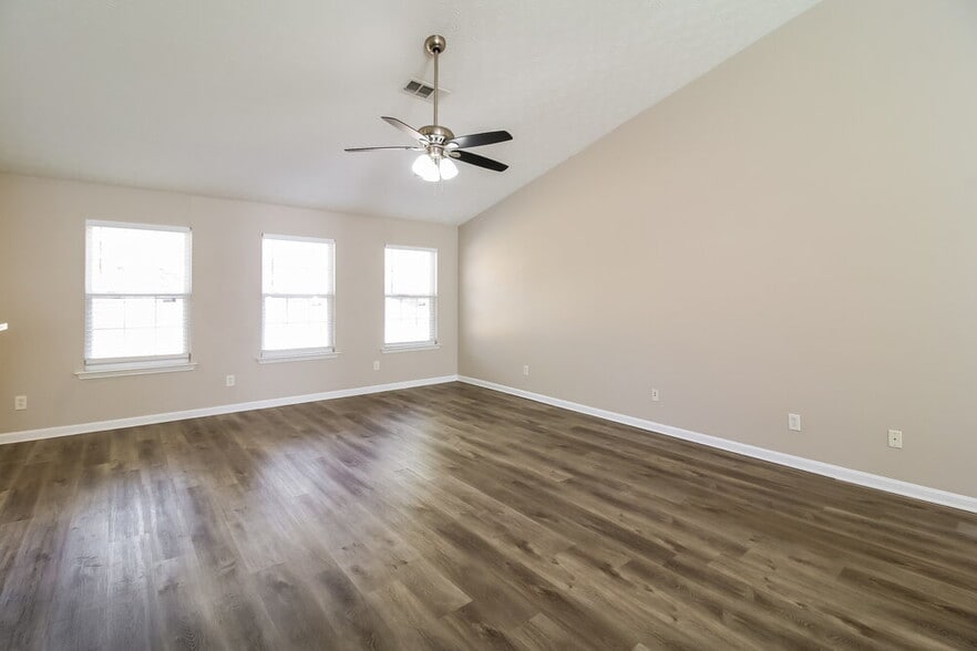 Building Photo - 3105 Evergreen Eve Crossing