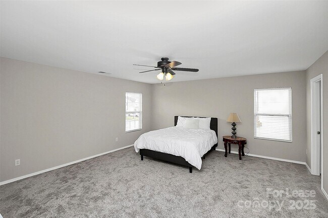 Building Photo - 1711 Rustic Arch Way