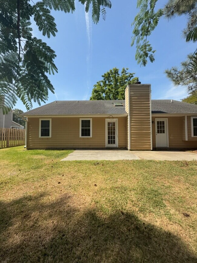Building Photo - 109 Bridgewater Ct