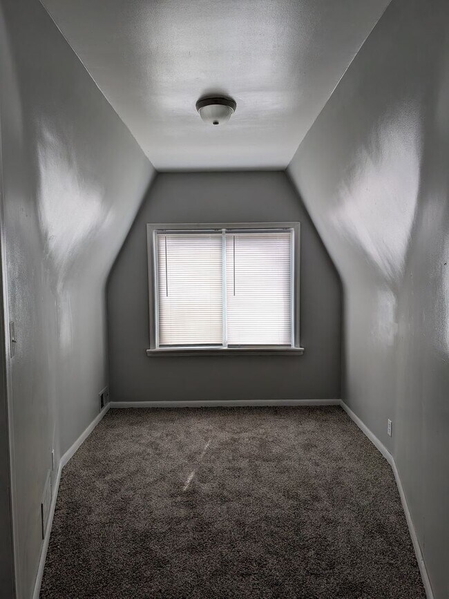 Building Photo - 19137 Norwood-4 BEDS & 2 BATHS FOR RENT!