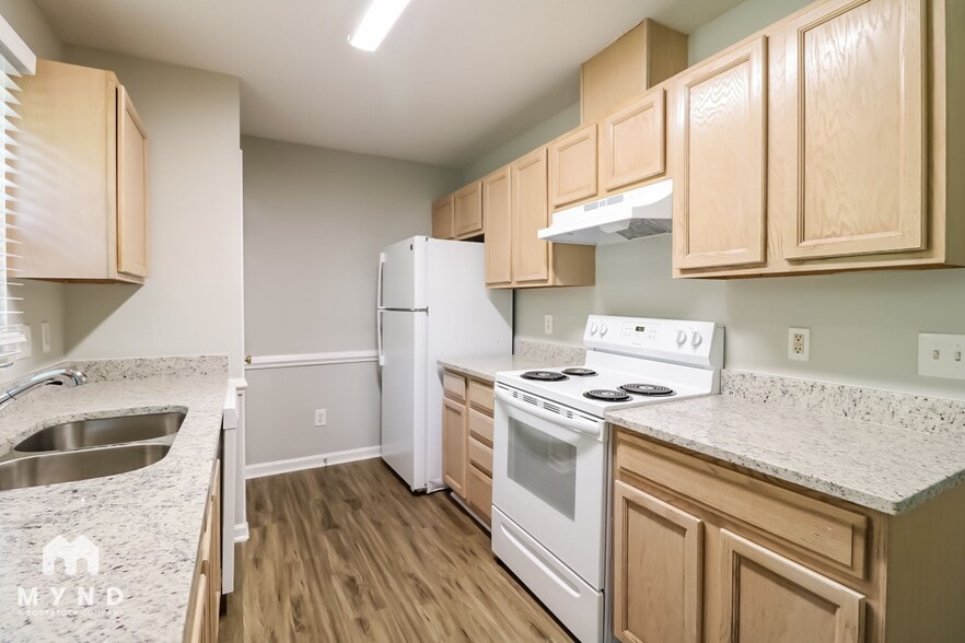 Building Photo - 1084 Holly Pointe Dr