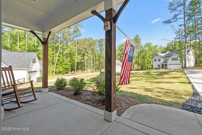 Building Photo - 594 E L Ives Dr