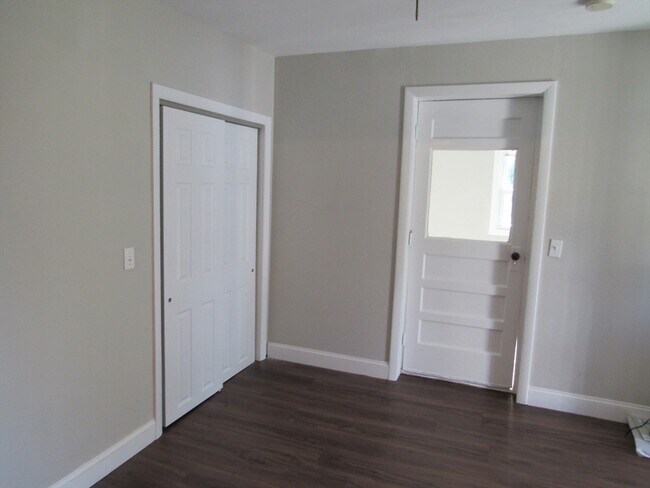 Building Photo - 19 Chapman St