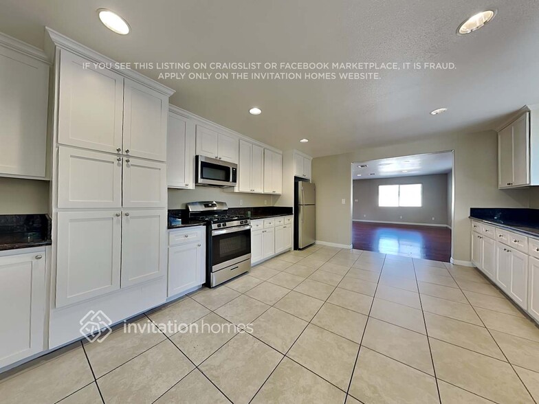 Building Photo - 1241 E Herring Ave