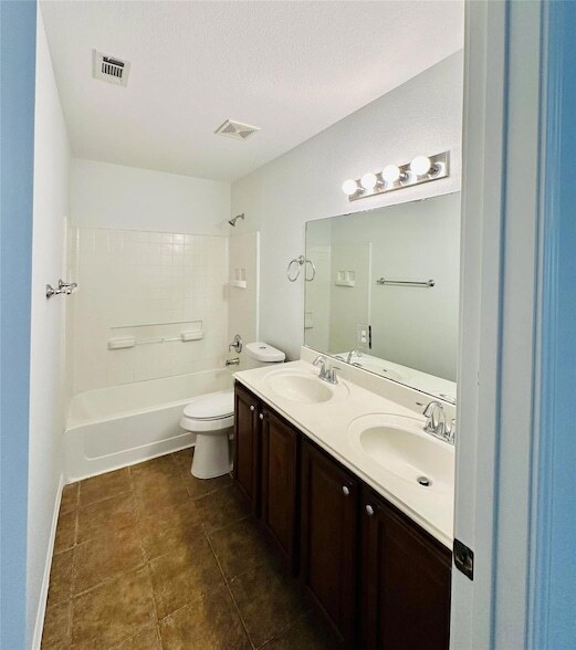 Building Photo - 2800 Canyon Valley Run