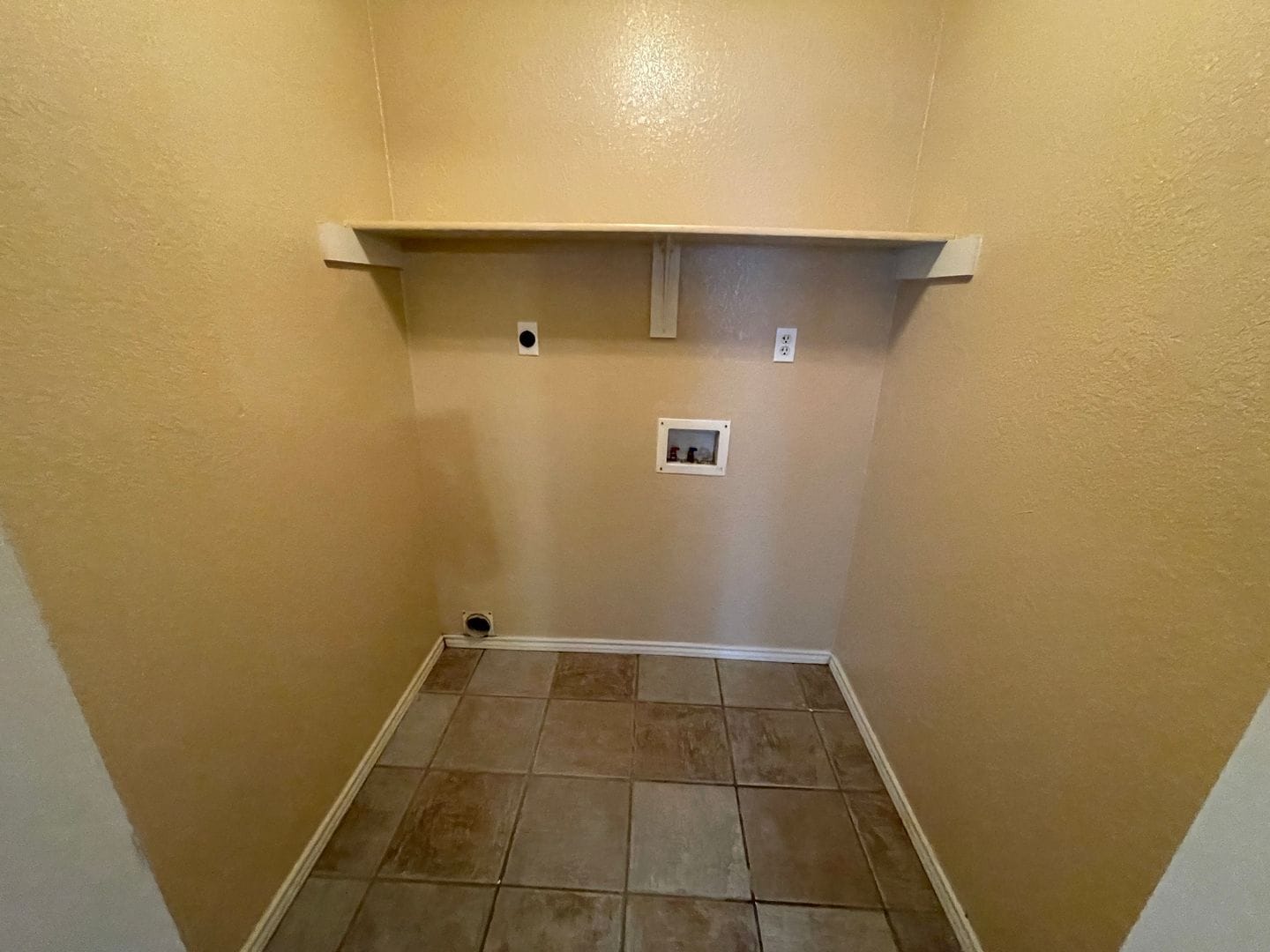 Building Photo - 5000 John David Dr