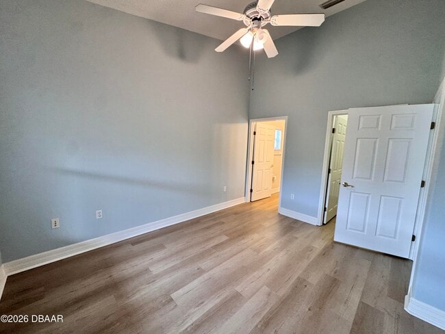 Building Photo - 1419 Coconut Palm Cir