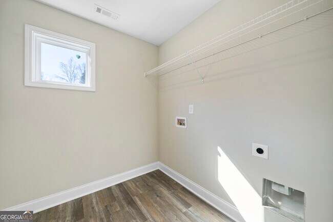 Building Photo - 280 Mulberry Dr