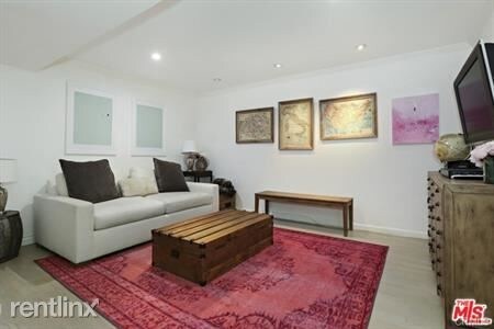 Building Photo - 2 br, 3 bath House - 851 N Kings Rd Apt 101