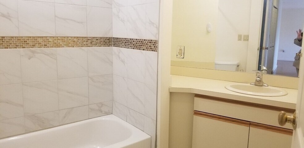 Building Photo - 90 Quincy Shore Dr