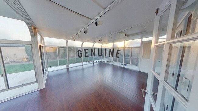 Building Photo - Coming Soon: Remodeled 4Bd 2Ba Home in Fou...