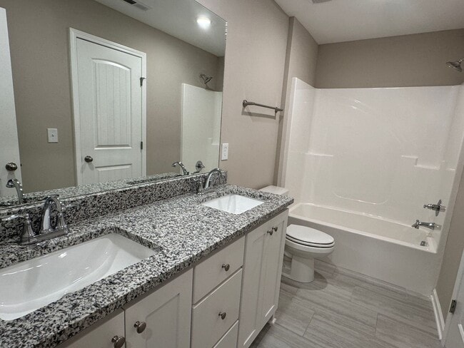 Building Photo - 211 Mountaindale Dr