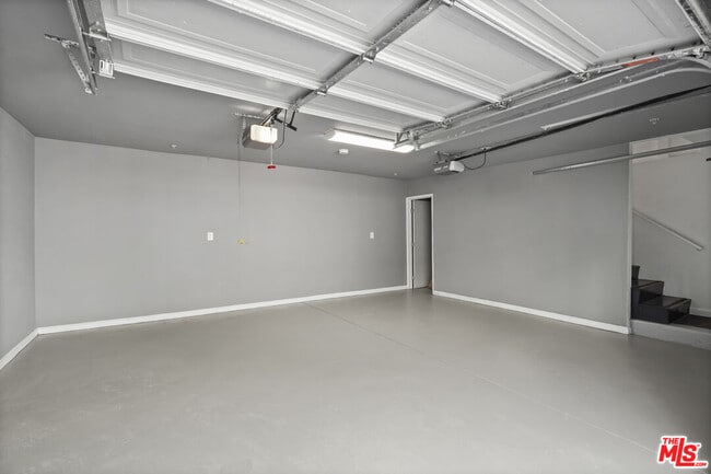 Building Photo - 9842 Portola Dr