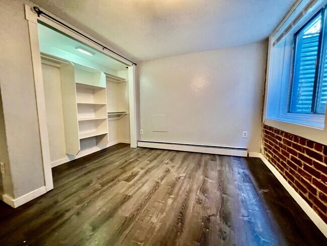 Building Photo - Charming two-bedroom unit in Capitol Hill