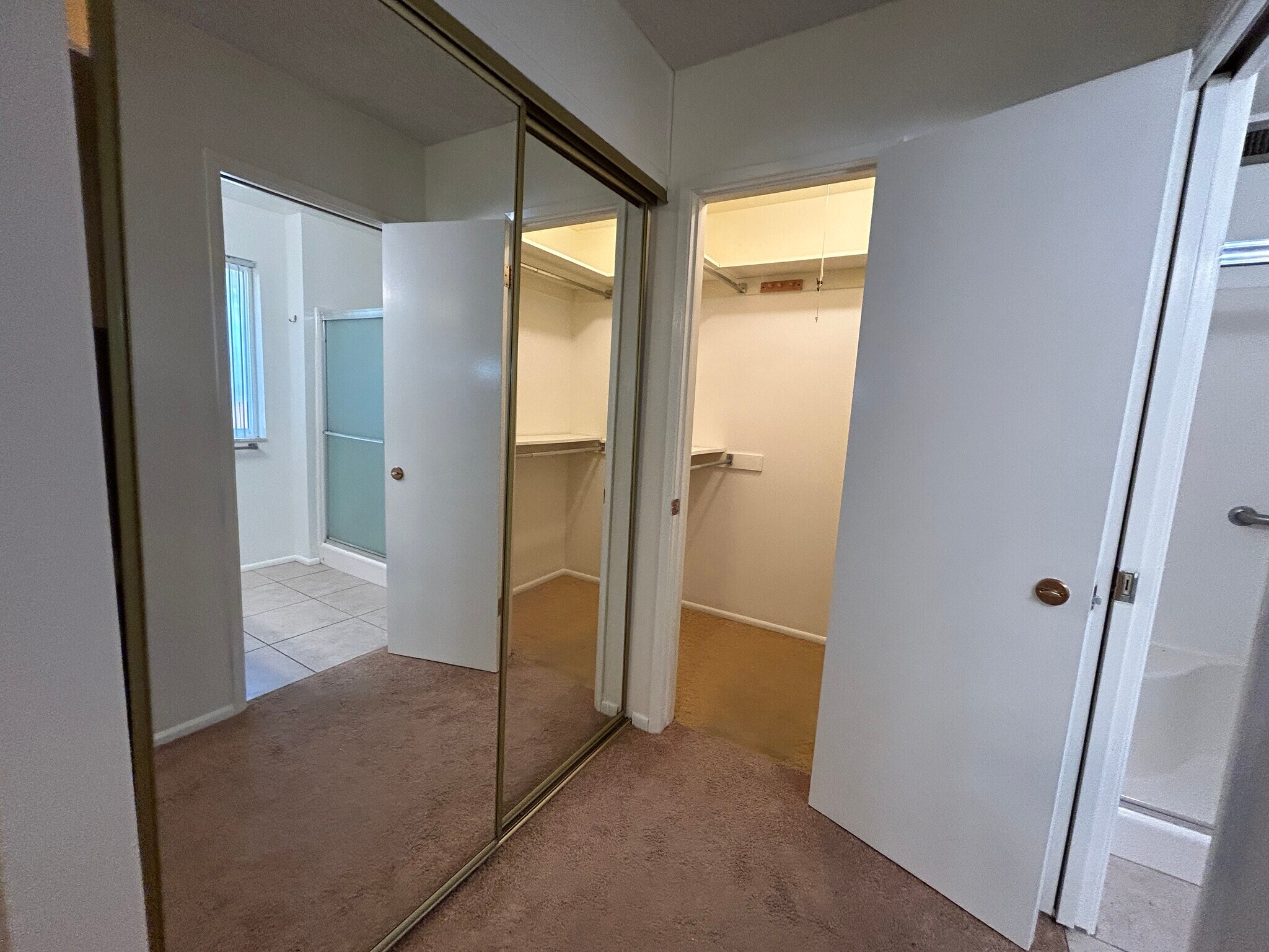 Building Photo - 10615 W Cheryl Dr