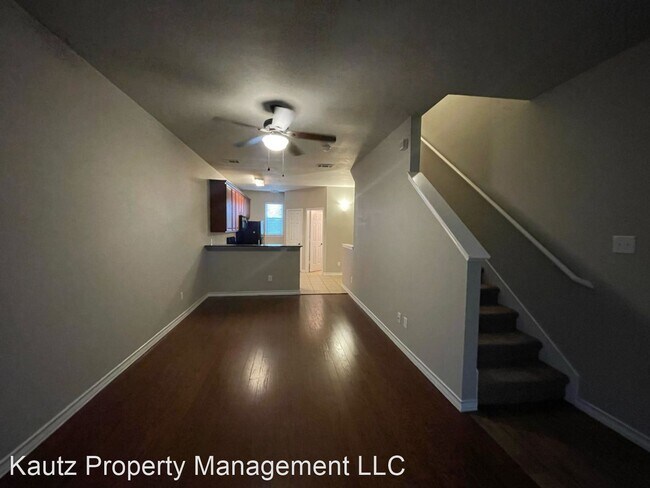 Building Photo - 2 br, 2.5 bath House - 910 Glenn Crossett St
