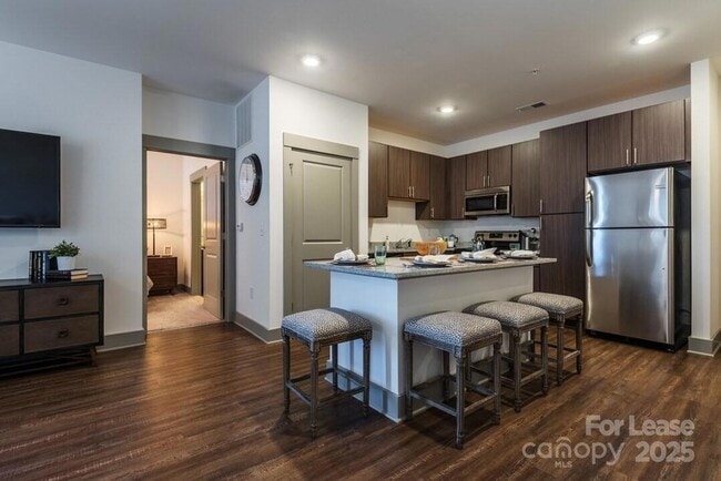 Building Photo - 1021 Glenn Valley Ln