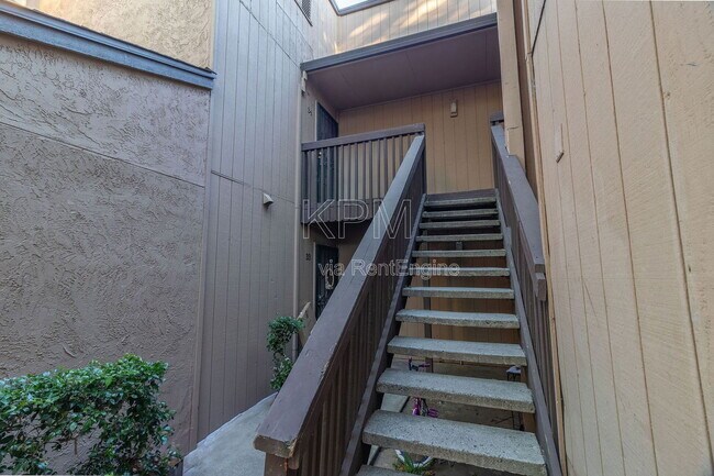 Building Photo - 4332 Pacific Ave