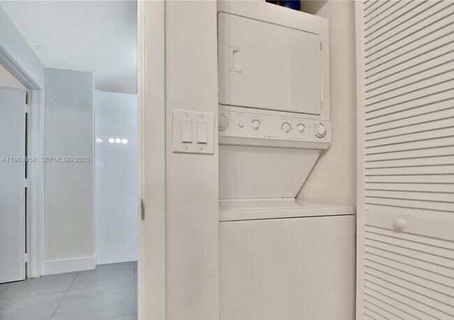 Building Photo - 888 Biscayne Blvd