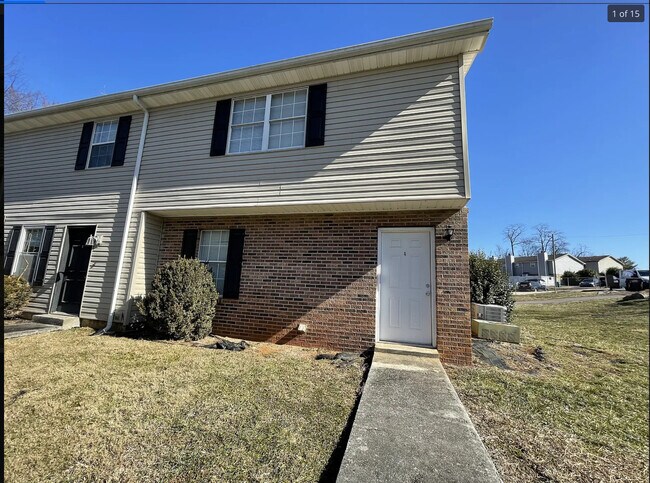 Building Photo - 9144 Cedarpark Ln NW