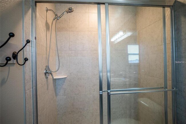 Building Photo - 131 Primrose Dr