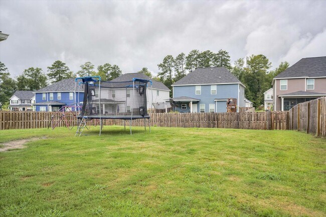 Building Photo - 707 Navan Ln