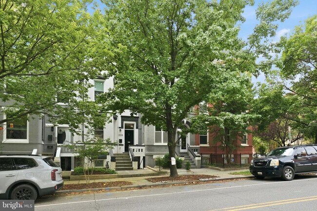 Building Photo - 2128 1st St NW