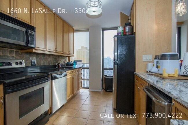 Building Photo - 1660 N La Salle Dr