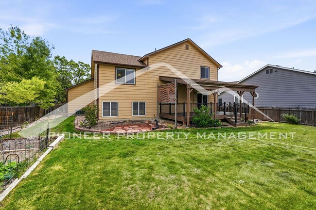 Building Photo - Spacious Home with Central AC and Fenced Yard