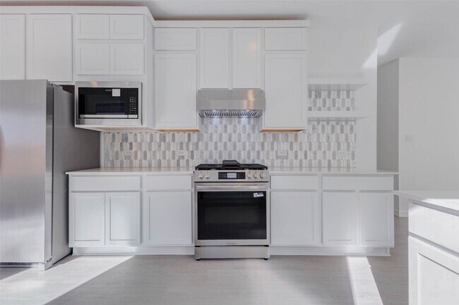 Building Photo - 5819 Majestic Sky Dr