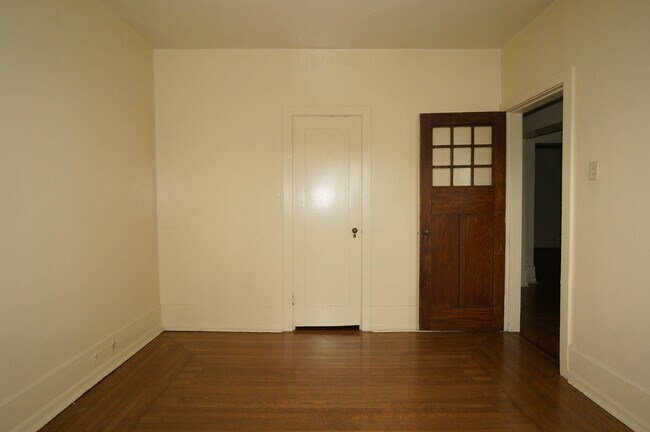 Bedroom - The Old Heidelberg