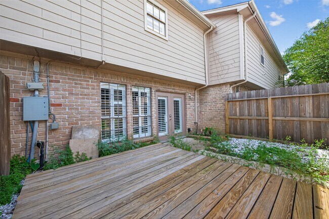 Building Photo - 6700 Richardson Rd