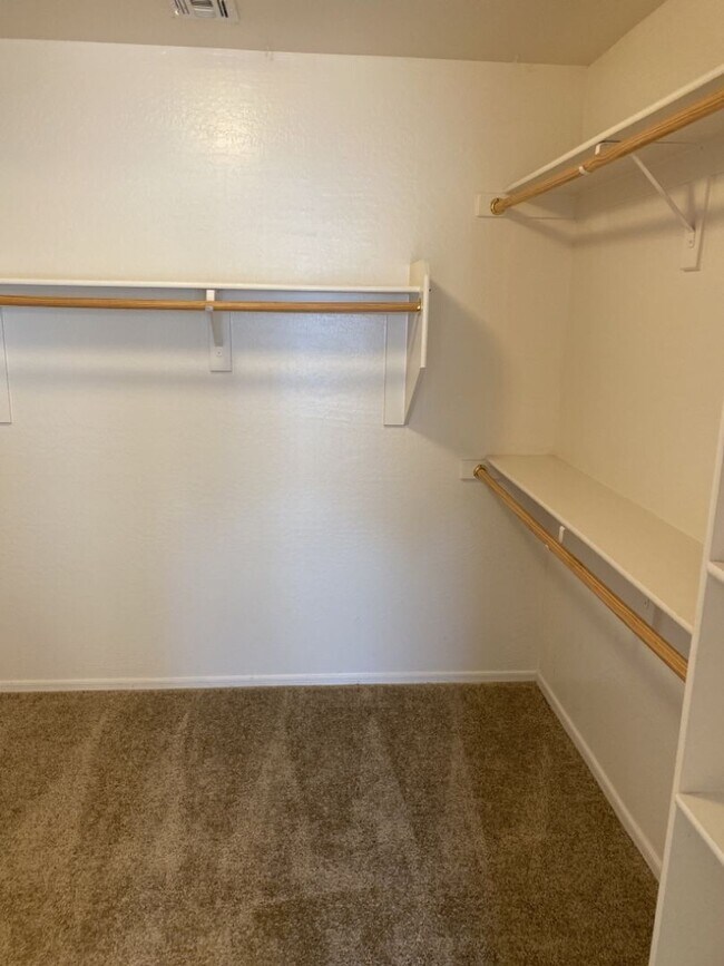 Building Photo - ELEGANCE WITH ALL THE UPGRADES!!!