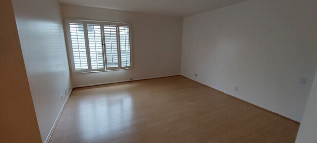 Building Photo - 1122 Peck Dr