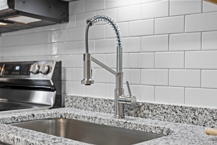 Primary Photo - West Oak Apartments