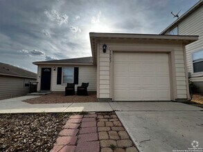 Building Photo - 5923 Fox Canyon