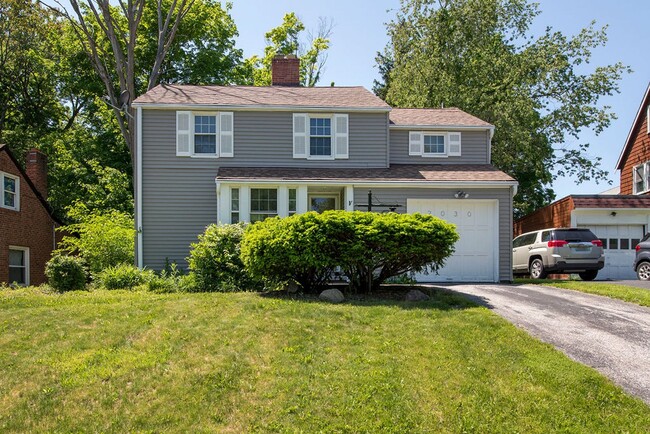 Building Photo - Charming single 3 bedroom house