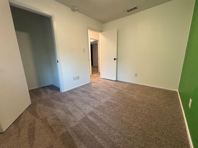 Building Photo - 1209 S Trace Dr
