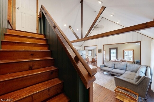 Building Photo - 319 Midway Dr
