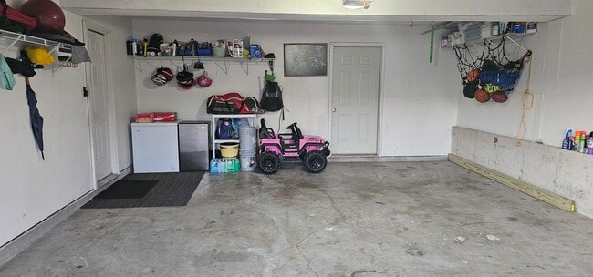 Building Photo - 4162 Whitehall Dr