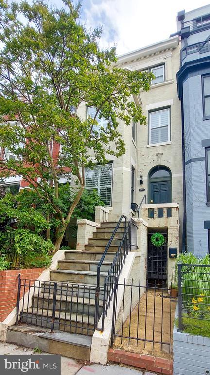Building Photo - 2719 Ontario Rd NW