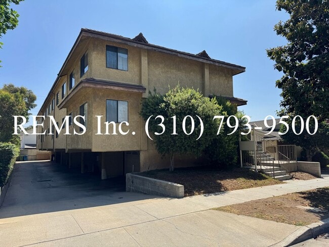 Primary Photo - Remodeled Townhome with Garage and Laundry...